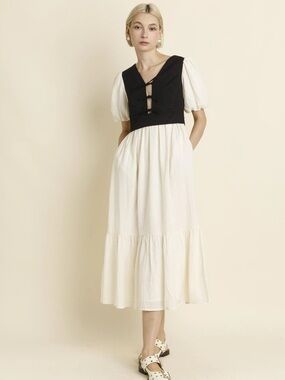 AUREUM Black & Cream Two-Tone Puff Sleeve Midi Dress